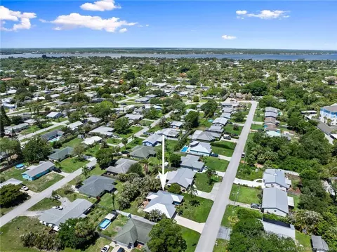 View/Area - 984 NW 16th Pl, Stuart, FL 34994 photo 3 of 5