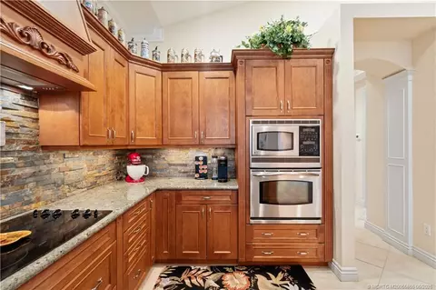 Kitchen - 939 SE Willoughby Trce #4-5, Stuart, FL 34997 photo 2 of 6