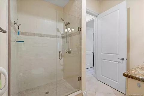 Bath - 939 SE Willoughby Trce #4-5, Stuart, FL 34997 photo 6 of 8