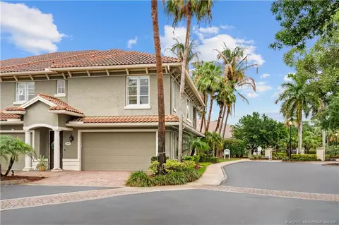 Exterior - 939 SE Willoughby Trce #4-5, Stuart, FL 34997 photo 4 of 8