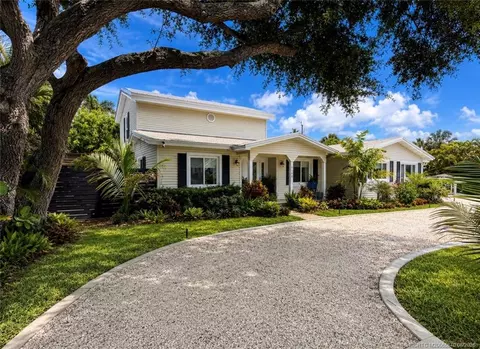 5188 NE Shore Village Ter, Stuart, FL 34996