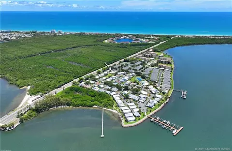 3302 NE Spinnaker Way, Jensen Beach, FL 34957