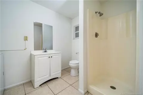 Bath - 1240 SE Saint Lawrence Way, Stuart, FL 34997 photo 2 of 2