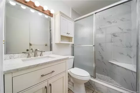 Bath - 1240 SE Saint Lawrence Way, Stuart, FL 34997 photo 1 of 2