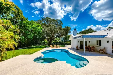 Exterior - 10 Ridgeland Dr, Stuart, FL 34996 photo 4 of 12