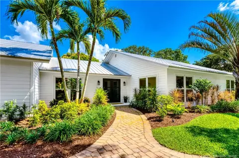 Exterior - 10 Ridgeland Dr, Stuart, FL 34996 photo 2 of 12