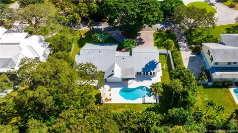 View/Area - 10 Ridgeland Dr, Stuart, FL 34996 photo 1 of 5