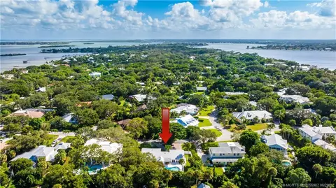 View/Area - 10 Ridgeland Dr, Stuart, FL 34996 photo 4 of 5