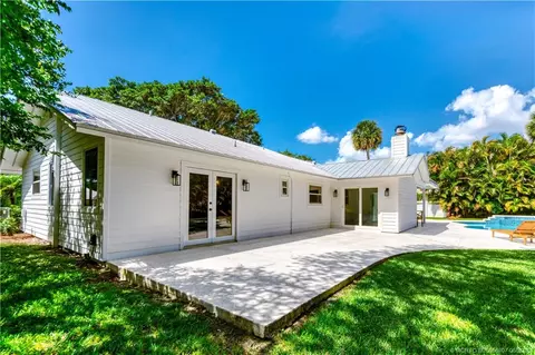 Exterior - 10 Ridgeland Dr, Stuart, FL 34996 photo 7 of 12