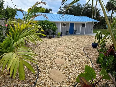 2495 NE Hickory Ave, Jensen Beach, FL 34957