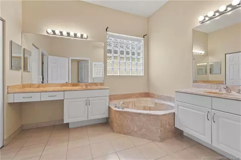 Bath - 2968 SE Racoon Way, Stuart, FL 34997 photo 2 of 5