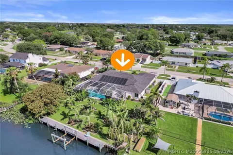 460 NE Cornwall Ave, Port Saint Lucie, FL 34983