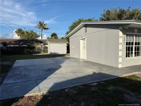 Exterior - 3277 SE Birch Ave, Stuart, FL 34997 photo 3 of 5