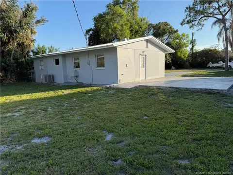 Exterior - 3277 SE Birch Ave, Stuart, FL 34997 photo 5 of 5
