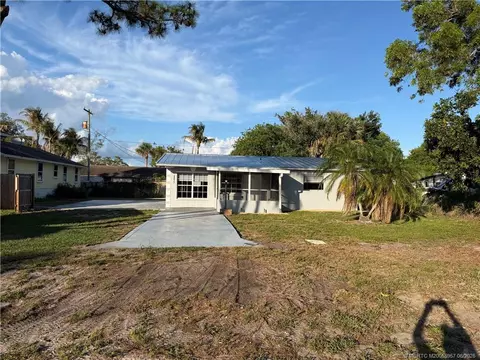 3277 SE Birch Ave, Stuart, FL 34997