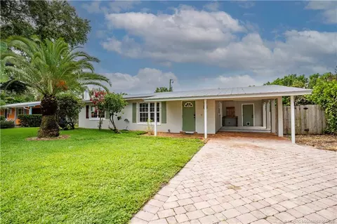 1028 NE Hansen Ter, Jensen Beach, FL 34957
