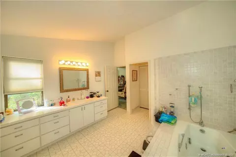 Bath - 5220 SE Burning Tree Cir S, Stuart, FL 34997 photo 1 of 3