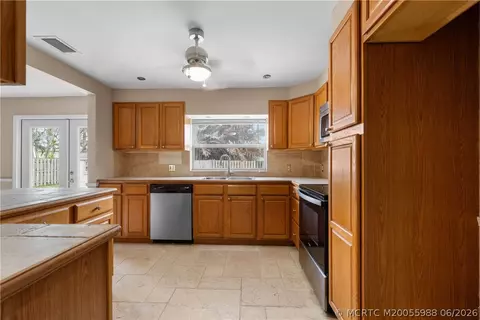 Kitchen - 1670 SE Madison St, Stuart, FL 34997 photo 1 of 4