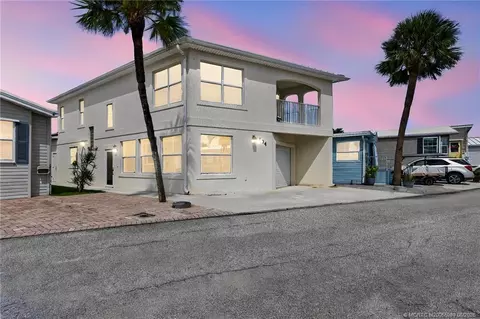 184 Nettles Blvd, Jensen Beach, FL 34957