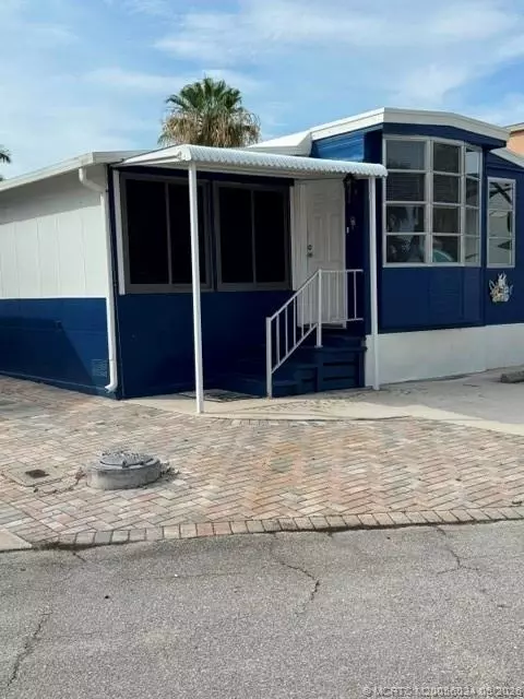 550 Nettles Blvd, Jensen Beach, FL 34957