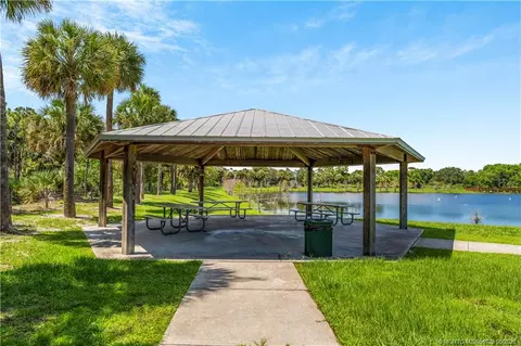 325 SE Halifax Ln, Stuart, FL 34994 photo 28