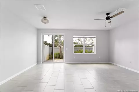 325 SE Halifax Ln, Stuart, FL 34994 photo 23