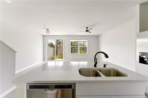 325 SE Halifax Ln, Stuart, FL 34994 photo 13