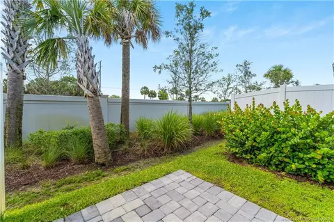 325 SE Halifax Ln, Stuart, FL 34994 photo 25