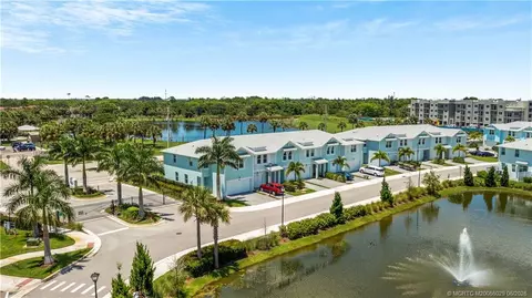 325 SE Halifax Ln, Stuart, FL 34994