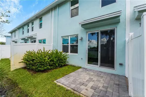 325 SE Halifax Ln, Stuart, FL 34994 photo 26