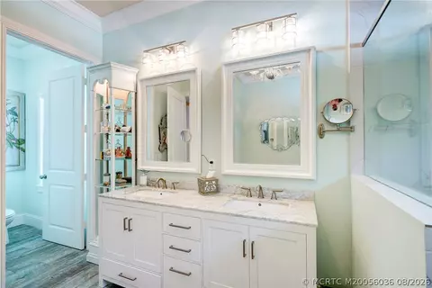 Bath - 412 SW Akron Ave, Stuart, FL 34994 photo 6 of 6