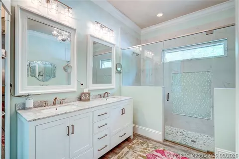 Bath - 412 SW Akron Ave, Stuart, FL 34994 photo 3 of 6