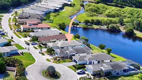 208 SE Via Tirso, Port Saint Lucie, FL 34952