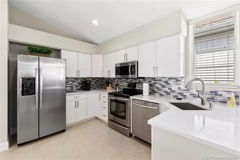 2255 NW Seagrass Dr, Palm City, FL 34990