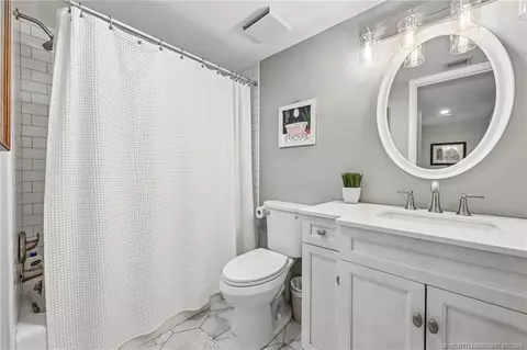 Bath - 250 NEdgewater Dr, Stuart, FL 34996 photo 3 of 4