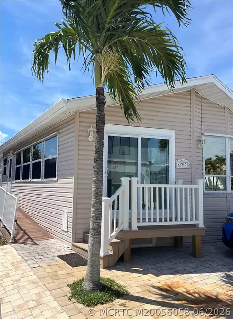 829 Nettles Blvd, Jensen Beach, FL 34957