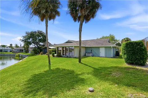 Exterior - 5757 SE Miles Grant Rd, Stuart, FL 34997 photo 4 of 9