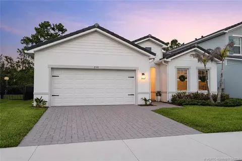 Exterior - 208 SW Pomeroy St, Stuart, FL 34997 photo 2 of 12