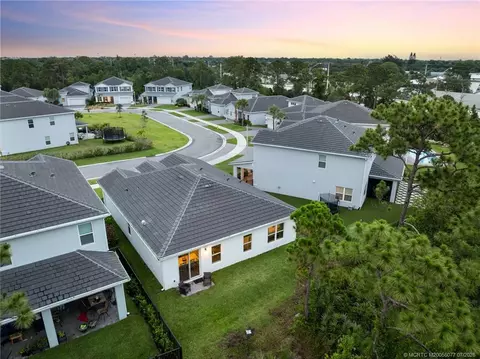 View/Area - 208 SW Pomeroy St, Stuart, FL 34997 photo 2 of 12