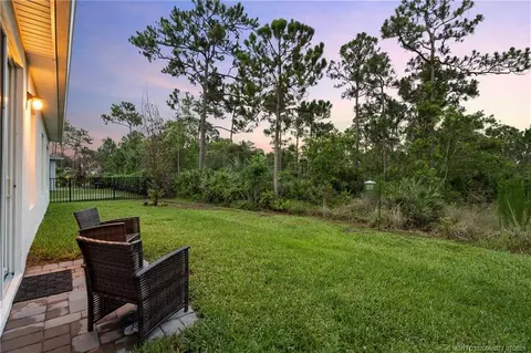 Exterior - 208 SW Pomeroy St, Stuart, FL 34997 photo 6 of 12