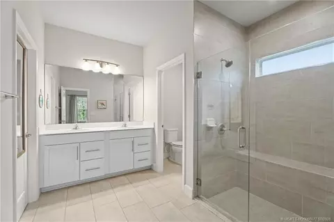 Bath - 208 SW Pomeroy St, Stuart, FL 34997 photo 2 of 5