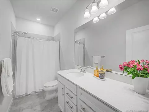 Bath - 1855 SE Tarni Way, Stuart, FL 34996 photo 3 of 3