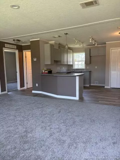 699 4th St, Moore Haven, FL 33471 photo 2