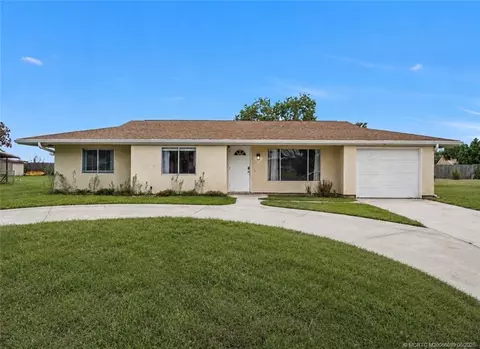 1862 SE Rainier Rd, Port Saint Lucie, FL 34952