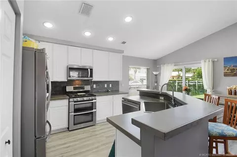1015 SE Westminster Pl, Stuart, FL 34997 photo 16