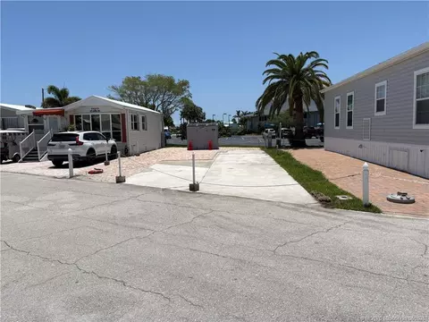 282 Nettles Blvd, Jensen Beach, FL 34957