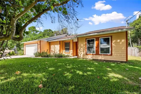 5403 Palm Dr, Fort Pierce, FL 34982