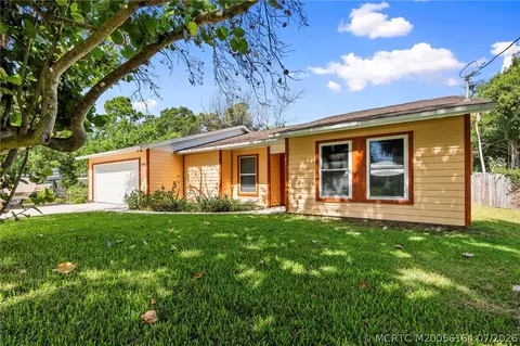 5403 Palm Dr, Fort Pierce, FL 34982