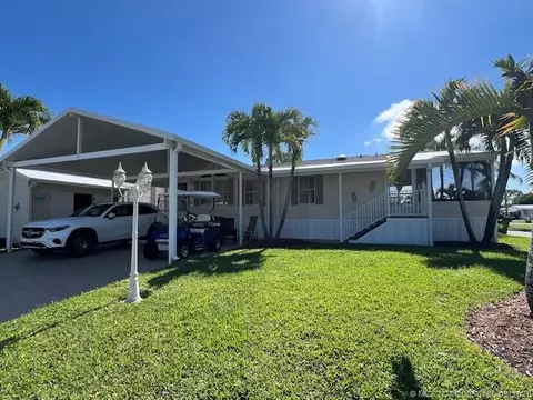 6120 Holly Ln, Lantana, FL 33462