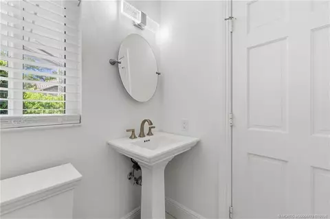 Bath - 3491 SE Kubin Ave, Stuart, FL 34997 photo 2 of 4
